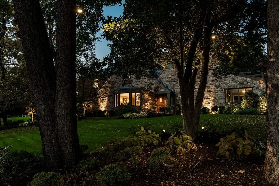 LINOUT_MayBlog1_LowVoltageLandscapeLighting_IndianapolisIN_image